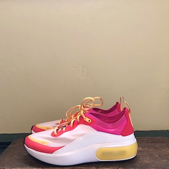 Nike Air Max Dia SE Lifestyle Shoe - Picture 3 of 10